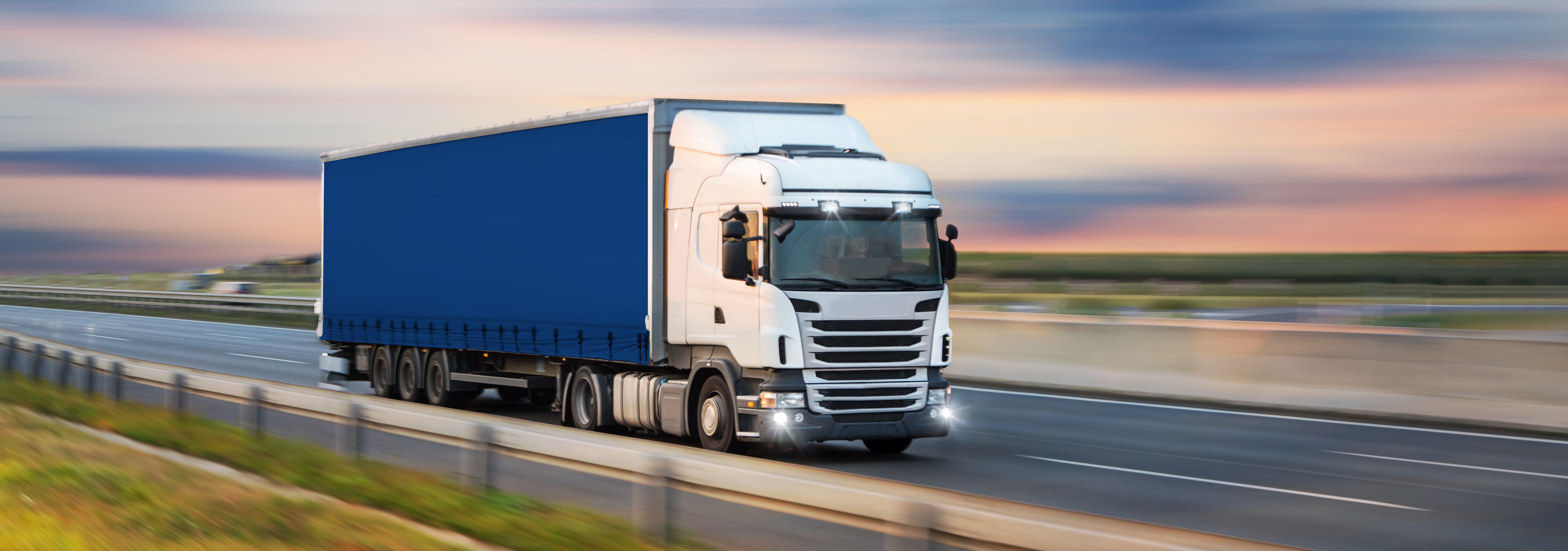 Have Versatility and Durability with Maxiside 900: The Elite Heavy-Duty Fabric Solution